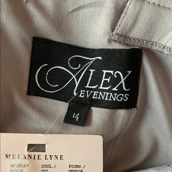 Melanie Lyne Floral Print Dress with Square Neckline - Picture 16 of 17